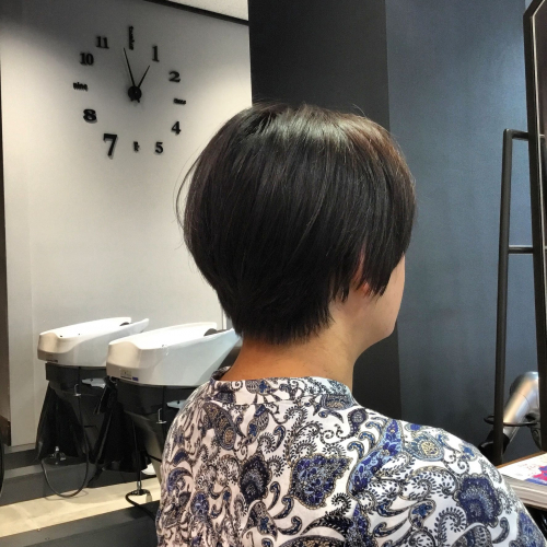 暑い夏はさっぱりショートヘアーが人気です^^
